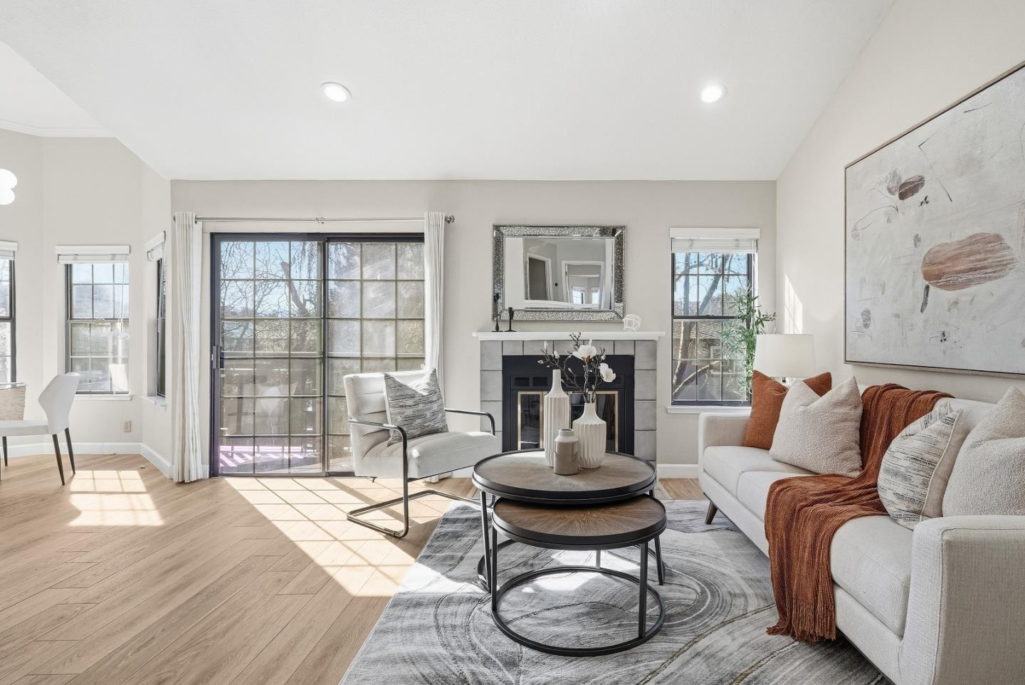 Front Image Thumbnail for ML82035414