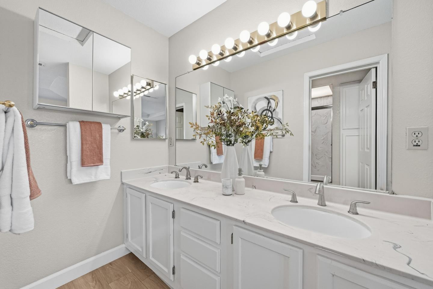 Detail Gallery Image 14 of 40 For 649 La Maison Dr, San Jose,  CA 95128 - 2 Beds | 2 Baths