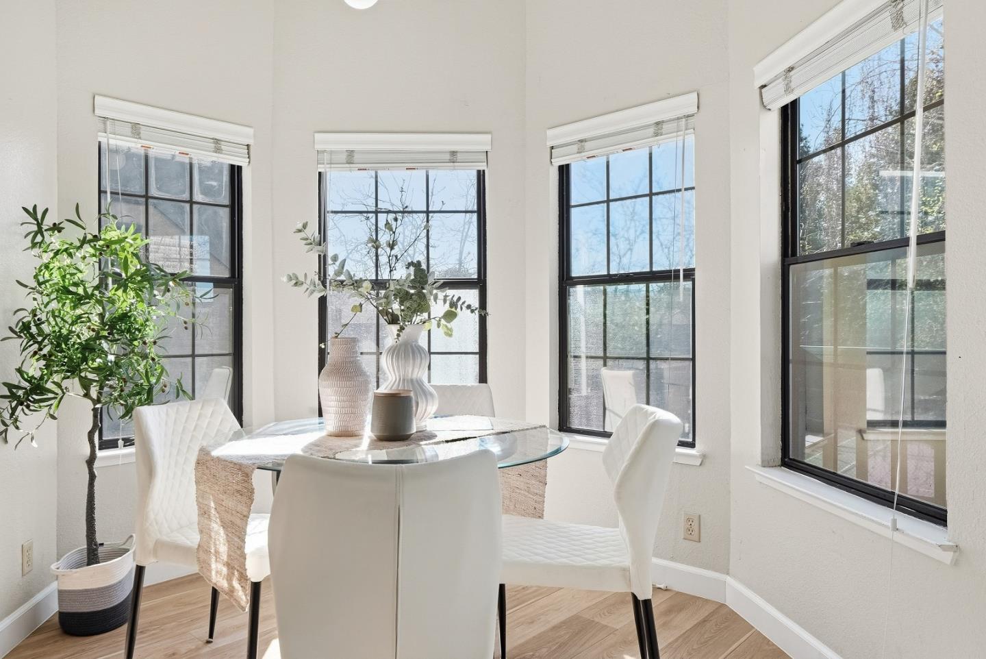 Detail Gallery Image 21 of 40 For 649 La Maison Dr, San Jose,  CA 95128 - 2 Beds | 2 Baths