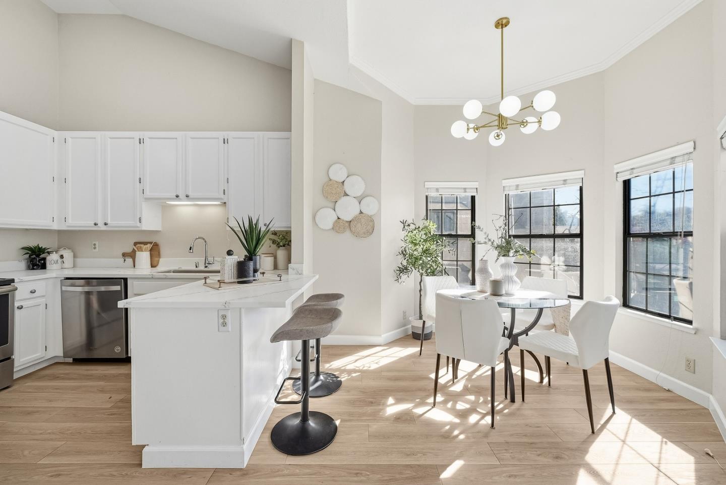 Detail Gallery Image 23 of 40 For 649 La Maison Dr, San Jose,  CA 95128 - 2 Beds | 2 Baths