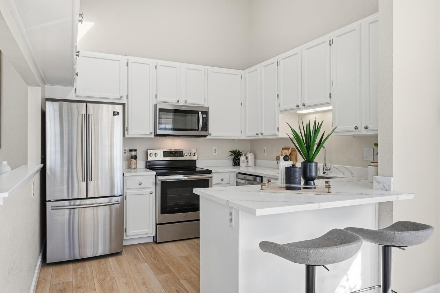 Detail Gallery Image 24 of 40 For 649 La Maison Dr, San Jose,  CA 95128 - 2 Beds | 2 Baths