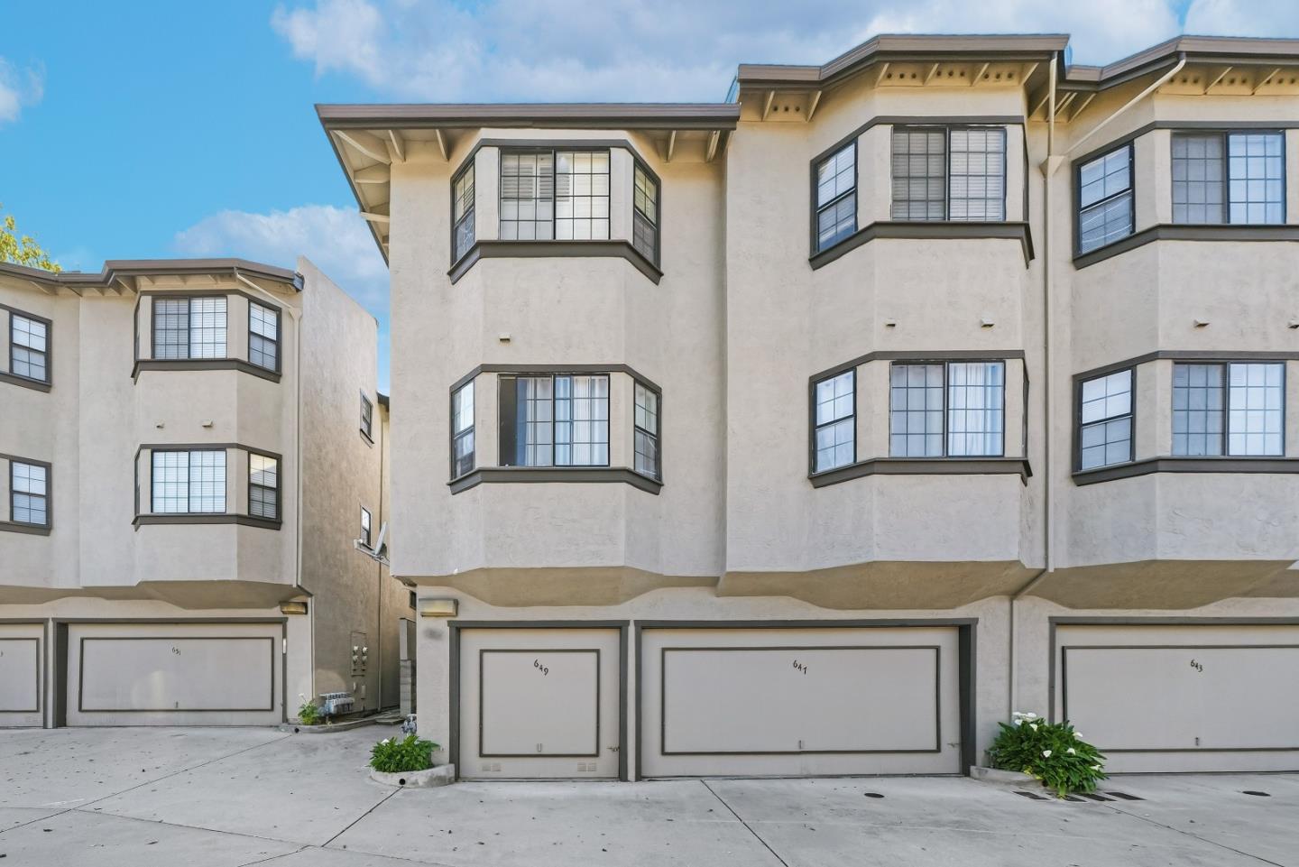 Detail Gallery Image 3 of 40 For 649 La Maison Dr, San Jose,  CA 95128 - 2 Beds | 2 Baths