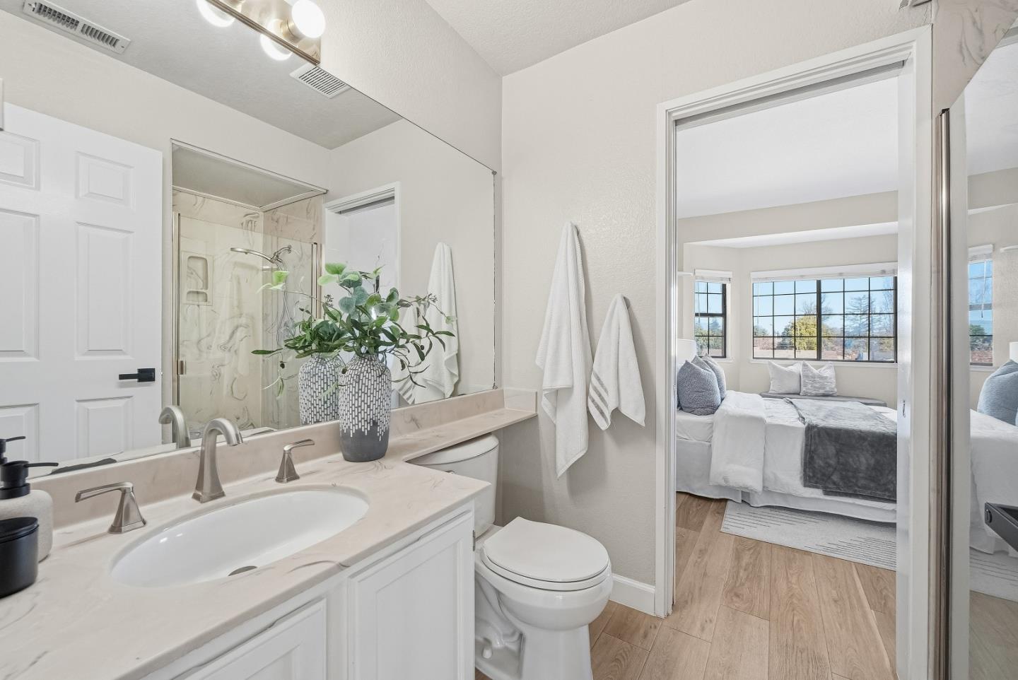 Detail Gallery Image 5 of 40 For 649 La Maison Dr, San Jose,  CA 95128 - 2 Beds | 2 Baths
