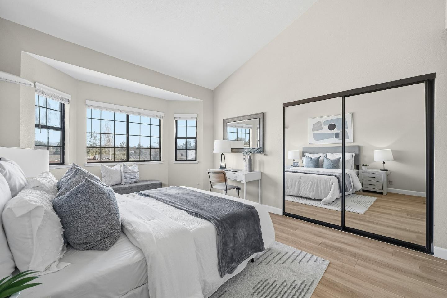 Detail Gallery Image 6 of 40 For 649 La Maison Dr, San Jose,  CA 95128 - 2 Beds | 2 Baths