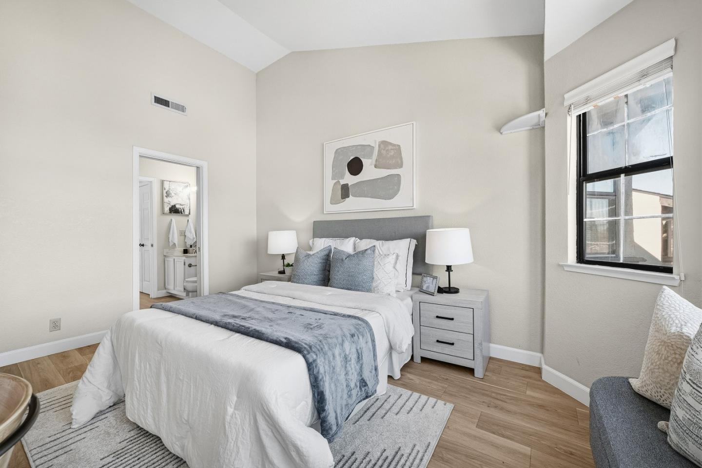 Detail Gallery Image 8 of 40 For 649 La Maison Dr, San Jose,  CA 95128 - 2 Beds | 2 Baths