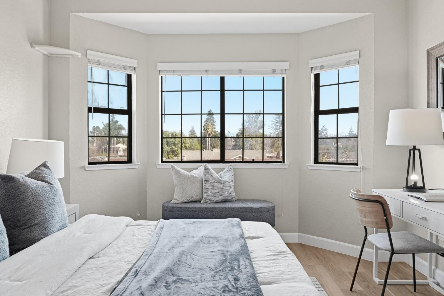 Detail Gallery Image 9 of 40 For 649 La Maison Dr, San Jose,  CA 95128 - 2 Beds | 2 Baths