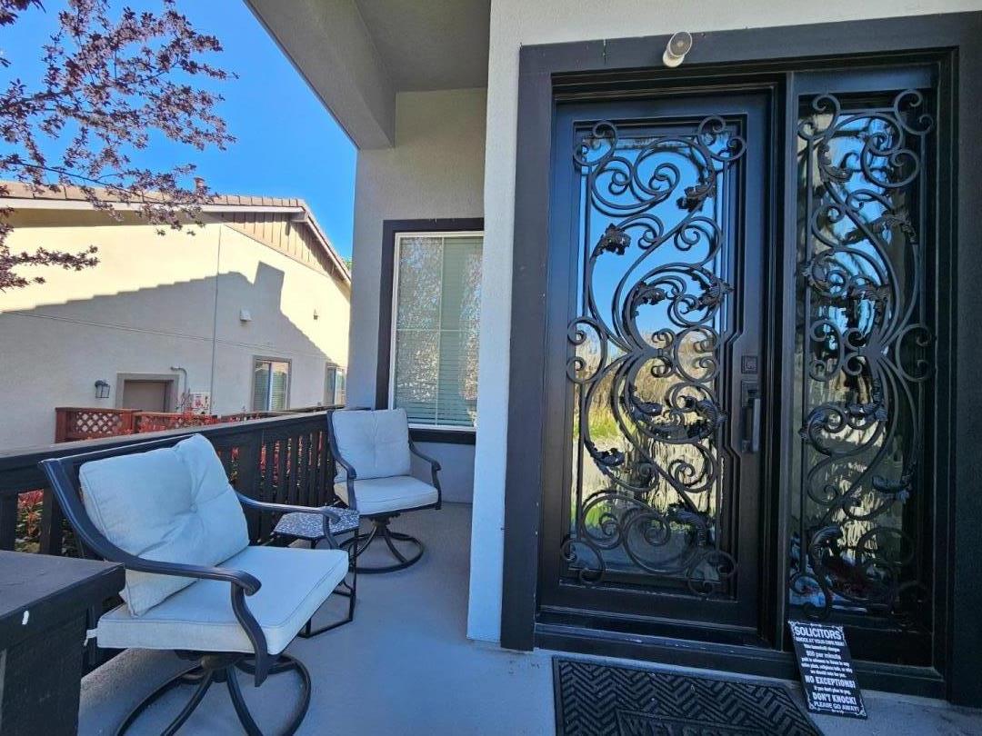 Detail Gallery Image 2 of 6 For 49 Nettle Ct, Oakley,  CA 94561 - 4 Beds | 3 Baths