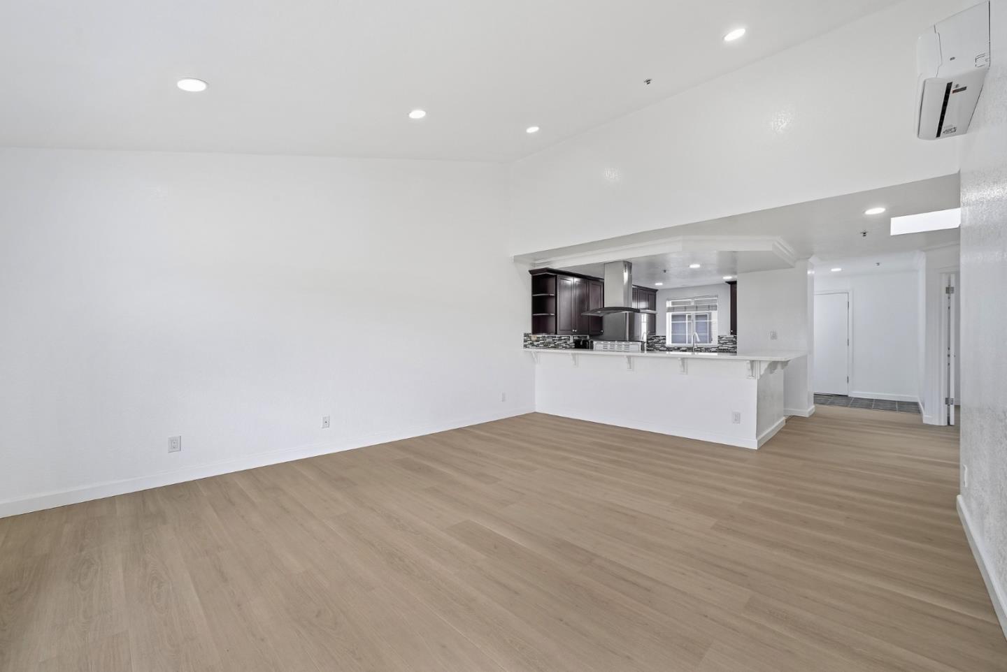 Photo #4: ML82035417 Listing: Photo #4