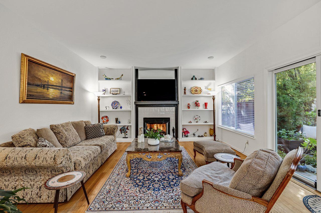 Detail Gallery Image 14 of 33 For 132 Danbury Ln, Redwood City,  CA 94061 - 4 Beds | 2/1 Baths