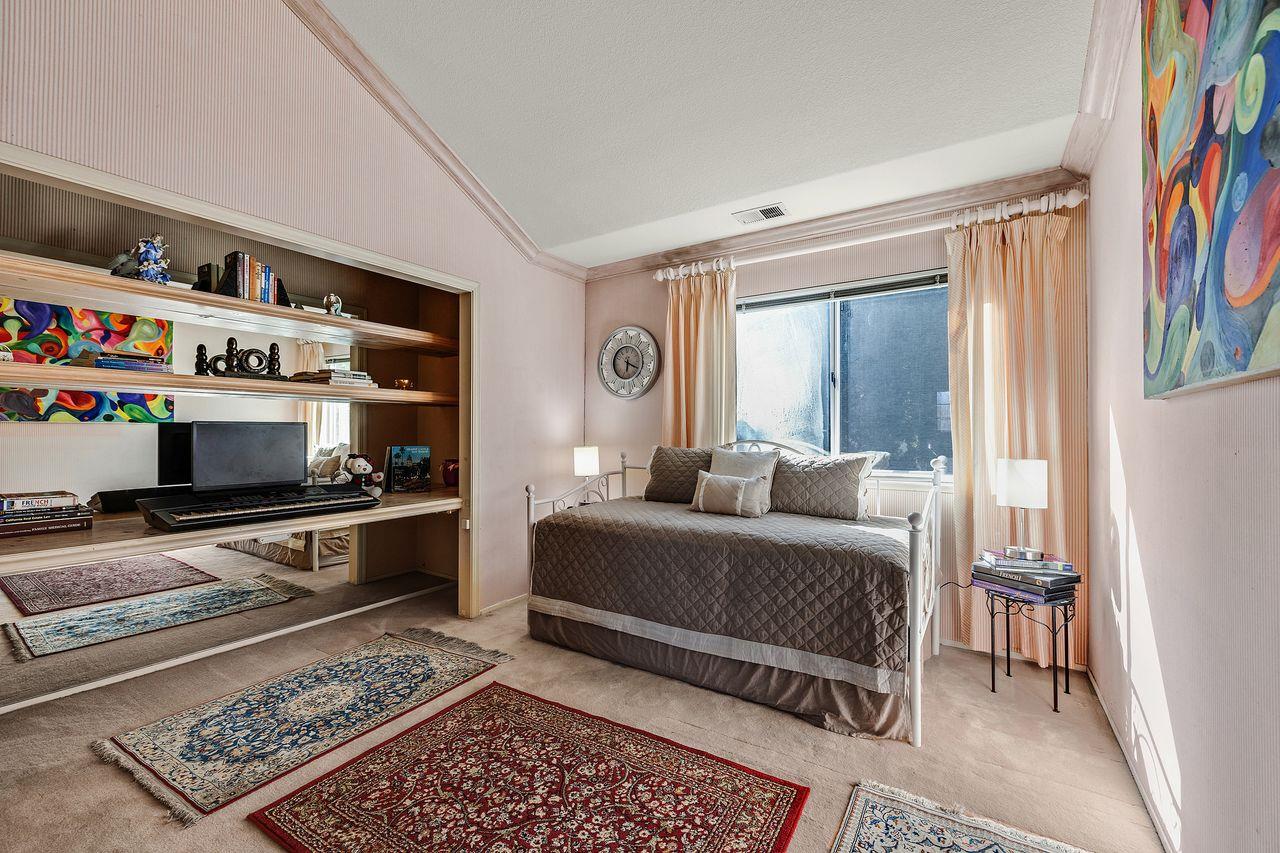 Detail Gallery Image 24 of 33 For 132 Danbury Ln, Redwood City,  CA 94061 - 4 Beds | 2/1 Baths