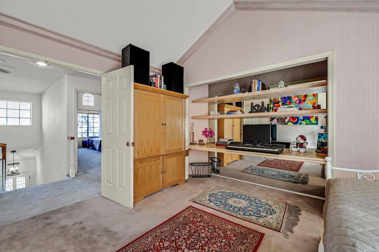 Detail Gallery Image 25 of 33 For 132 Danbury Ln, Redwood City,  CA 94061 - 4 Beds | 2/1 Baths