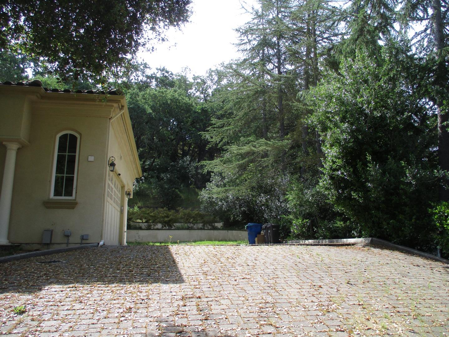 Detail Gallery Image 8 of 29 For 15520 Quito Rd, Monte Sereno,  CA 95030 - 5 Beds | 6/1 Baths