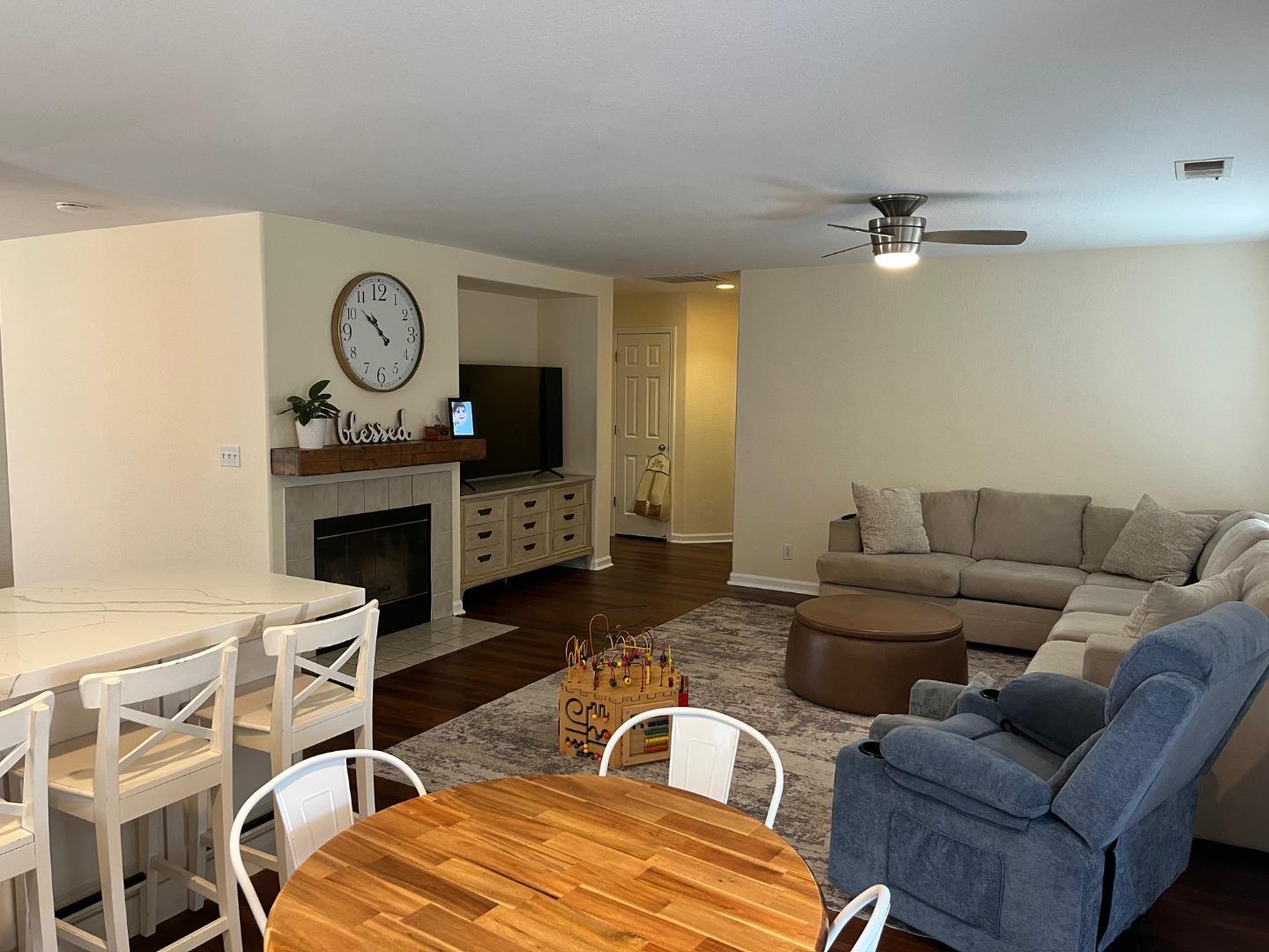 Detail Gallery Image 10 of 26 For 1437 Briarberry Ln, Gilroy,  CA 95020 - 4 Beds | 2 Baths