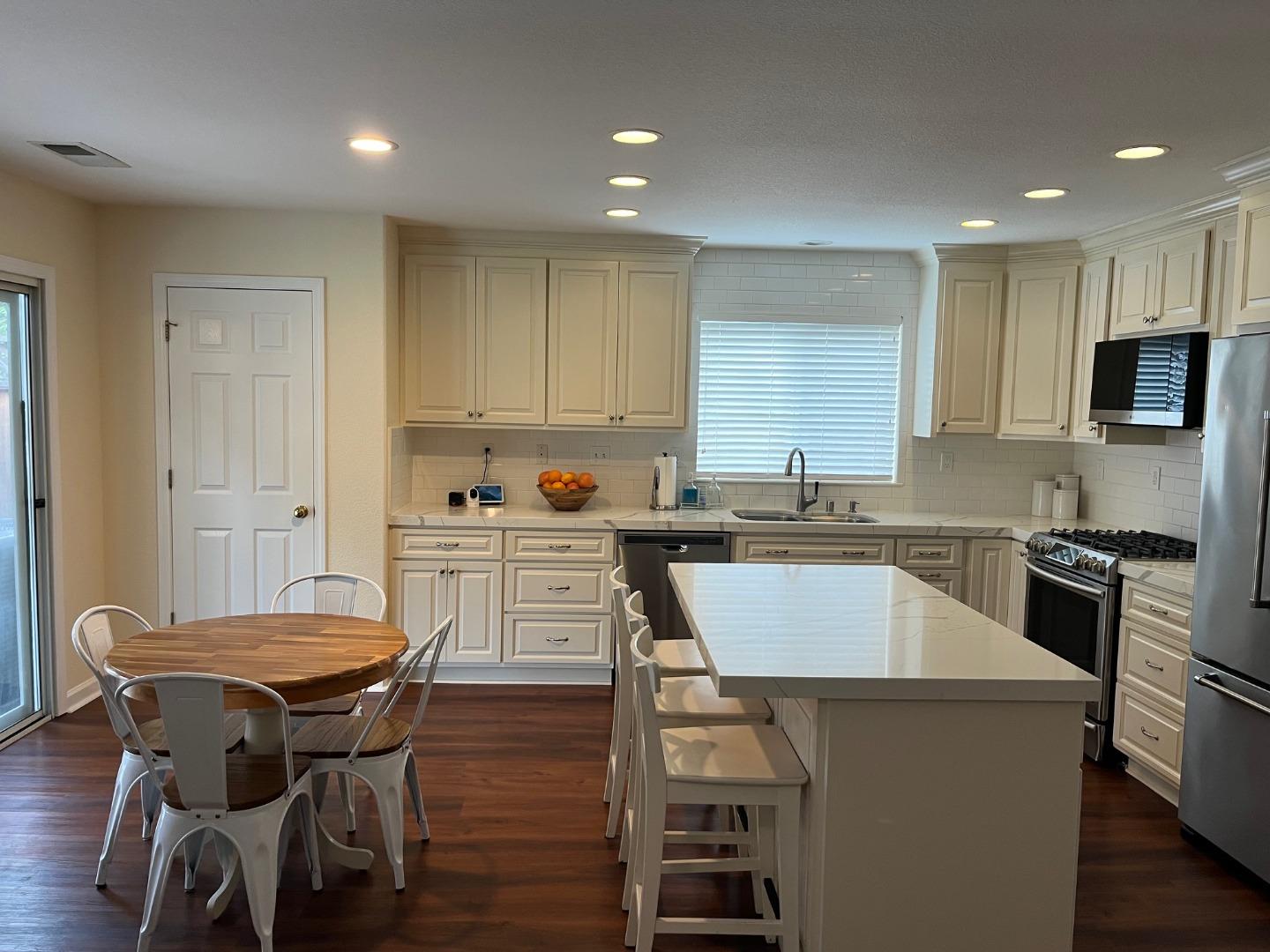 Detail Gallery Image 13 of 26 For 1437 Briarberry Ln, Gilroy,  CA 95020 - 4 Beds | 2 Baths