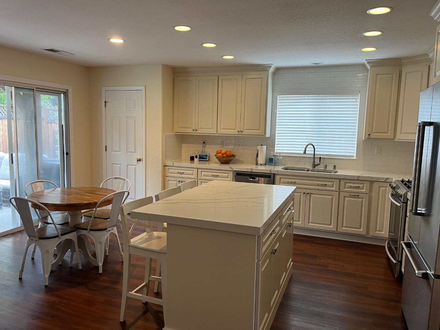 Detail Gallery Image 14 of 26 For 1437 Briarberry Ln, Gilroy,  CA 95020 - 4 Beds | 2 Baths