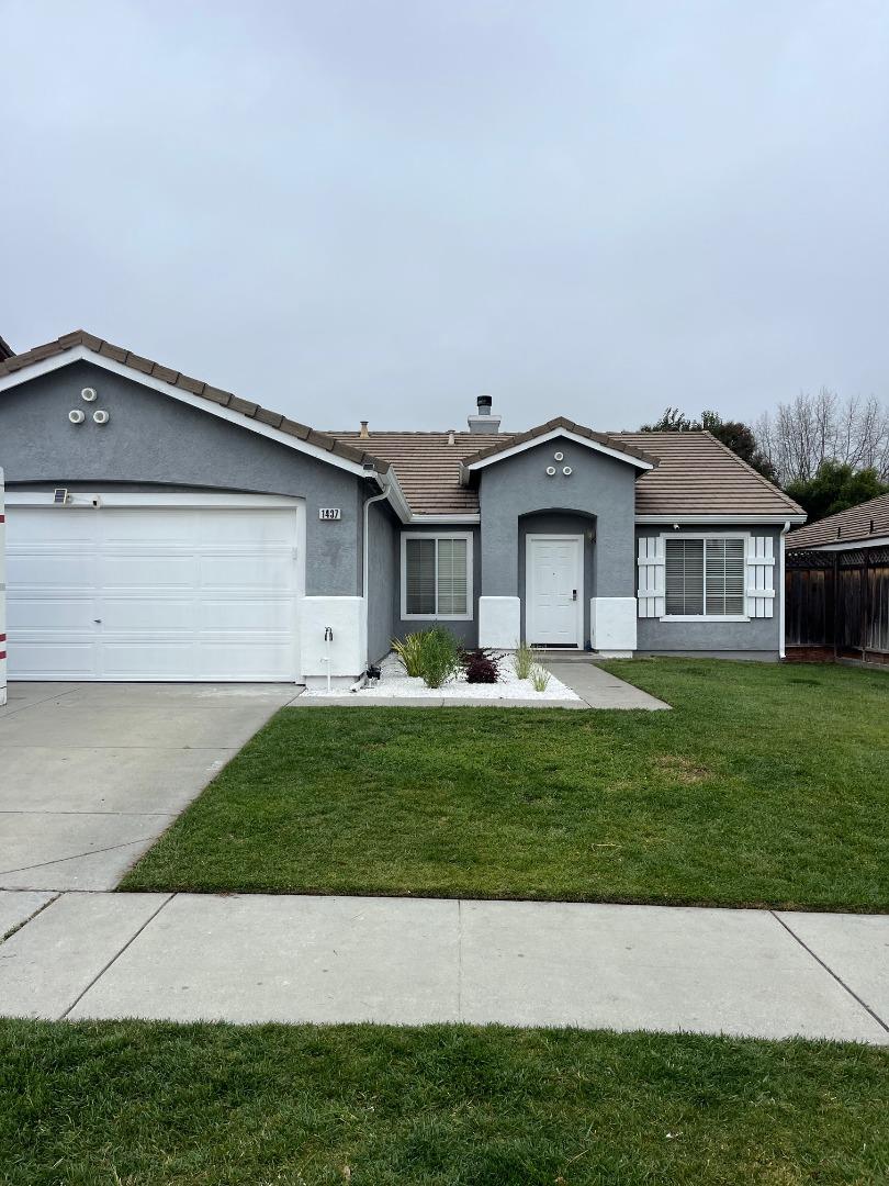 Detail Gallery Image 2 of 26 For 1437 Briarberry Ln, Gilroy,  CA 95020 - 4 Beds | 2 Baths