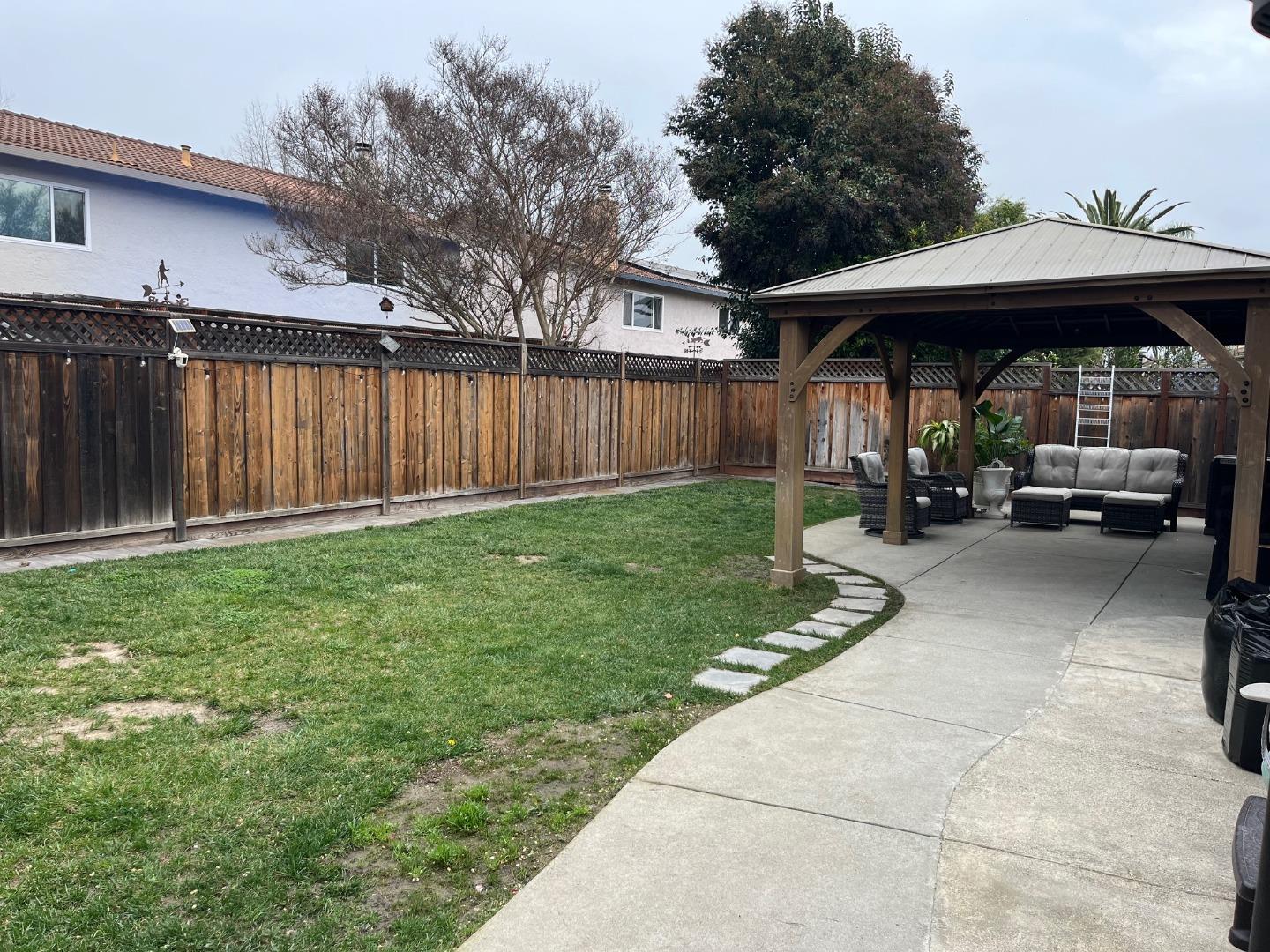 Detail Gallery Image 25 of 26 For 1437 Briarberry Ln, Gilroy,  CA 95020 - 4 Beds | 2 Baths