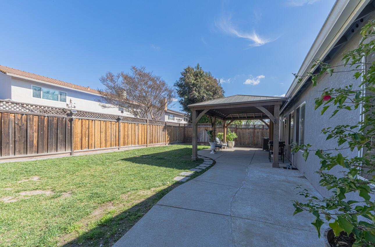 Detail Gallery Image 33 of 34 For 1437 Briarberry Ln, Gilroy,  CA 95020 - 4 Beds | 2 Baths