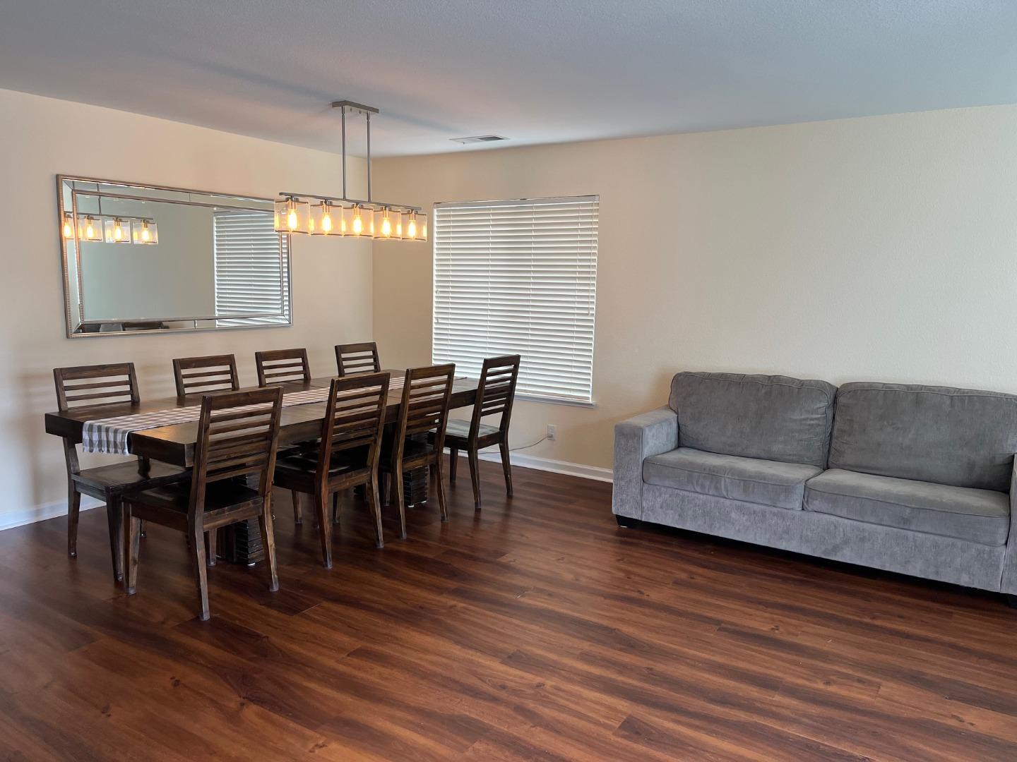 Detail Gallery Image 6 of 26 For 1437 Briarberry Ln, Gilroy,  CA 95020 - 4 Beds | 2 Baths