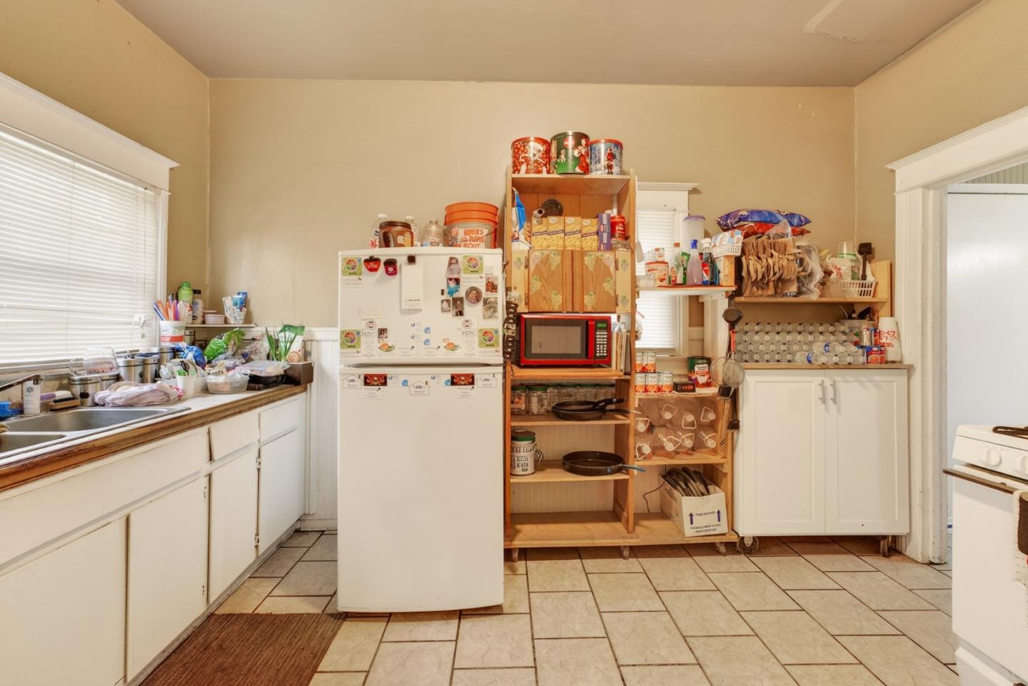 Detail Gallery Image 4 of 10 For 408 J St, Modesto,  CA 95351 - – Beds | – Baths