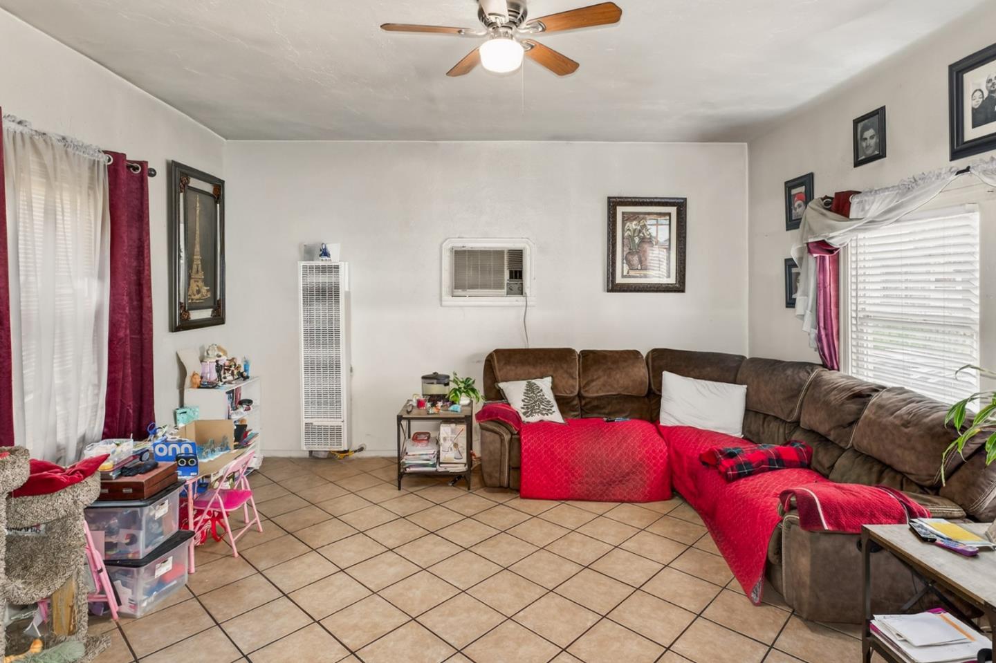 Detail Gallery Image 9 of 10 For 408 J St, Modesto,  CA 95351 - – Beds | – Baths