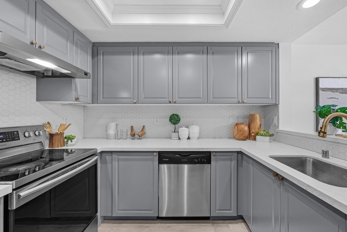 Detail Gallery Image 12 of 46 For 1683 Marco Way, San Jose,  CA 95131 - 3 Beds | 3 Baths