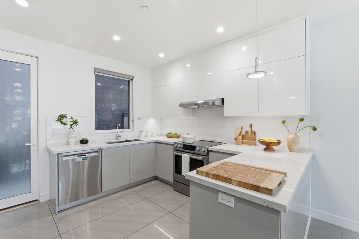 Detail Gallery Image 10 of 42 For 1705 Lawrence Rd, Santa Clara,  CA 95051 - 4 Beds | 3/1 Baths