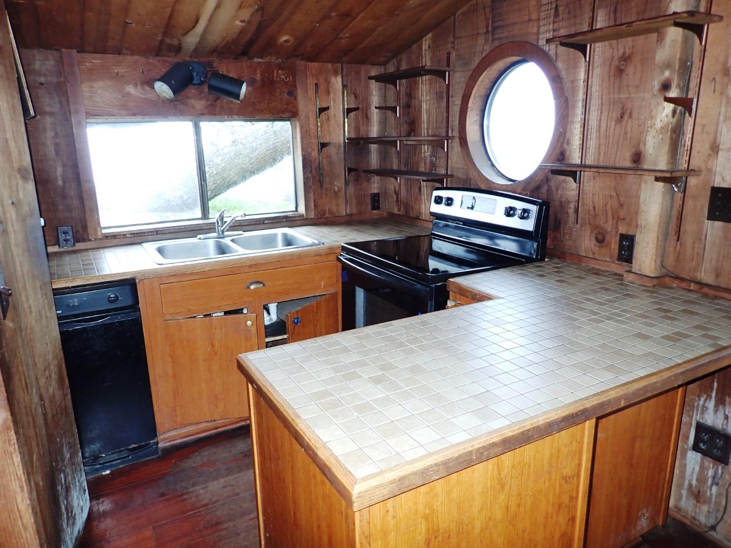 Detail Gallery Image 8 of 27 For 36260 Highway 1, Monterey,  CA 93940 - 1 Beds | 1 Baths