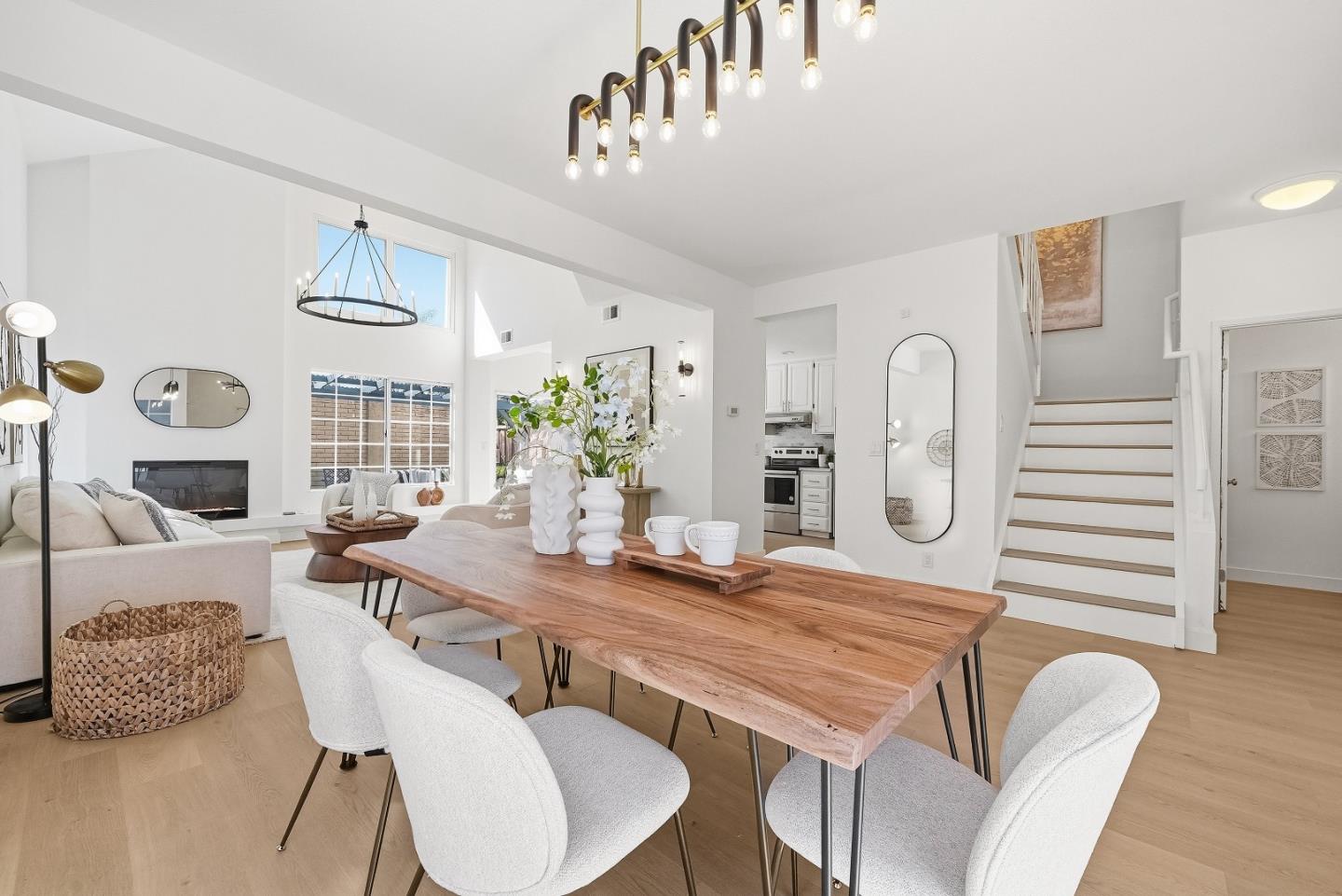 Detail Gallery Image 11 of 51 For 1153 Rosebriar Way, San Jose,  CA 95131 - 4 Beds | 2/1 Baths