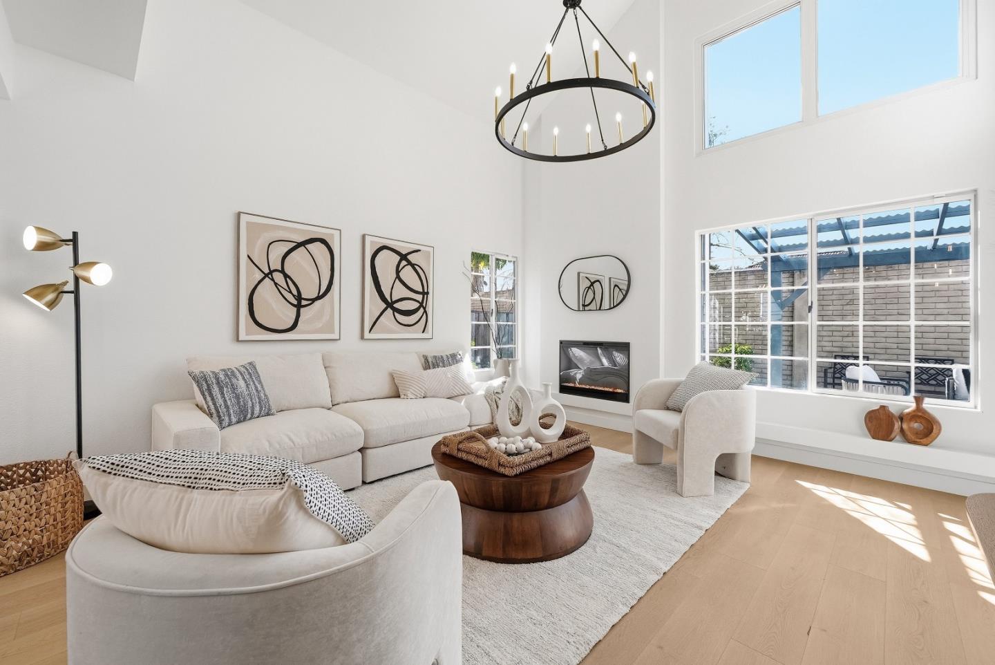 Detail Gallery Image 4 of 51 For 1153 Rosebriar Way, San Jose,  CA 95131 - 4 Beds | 2/1 Baths