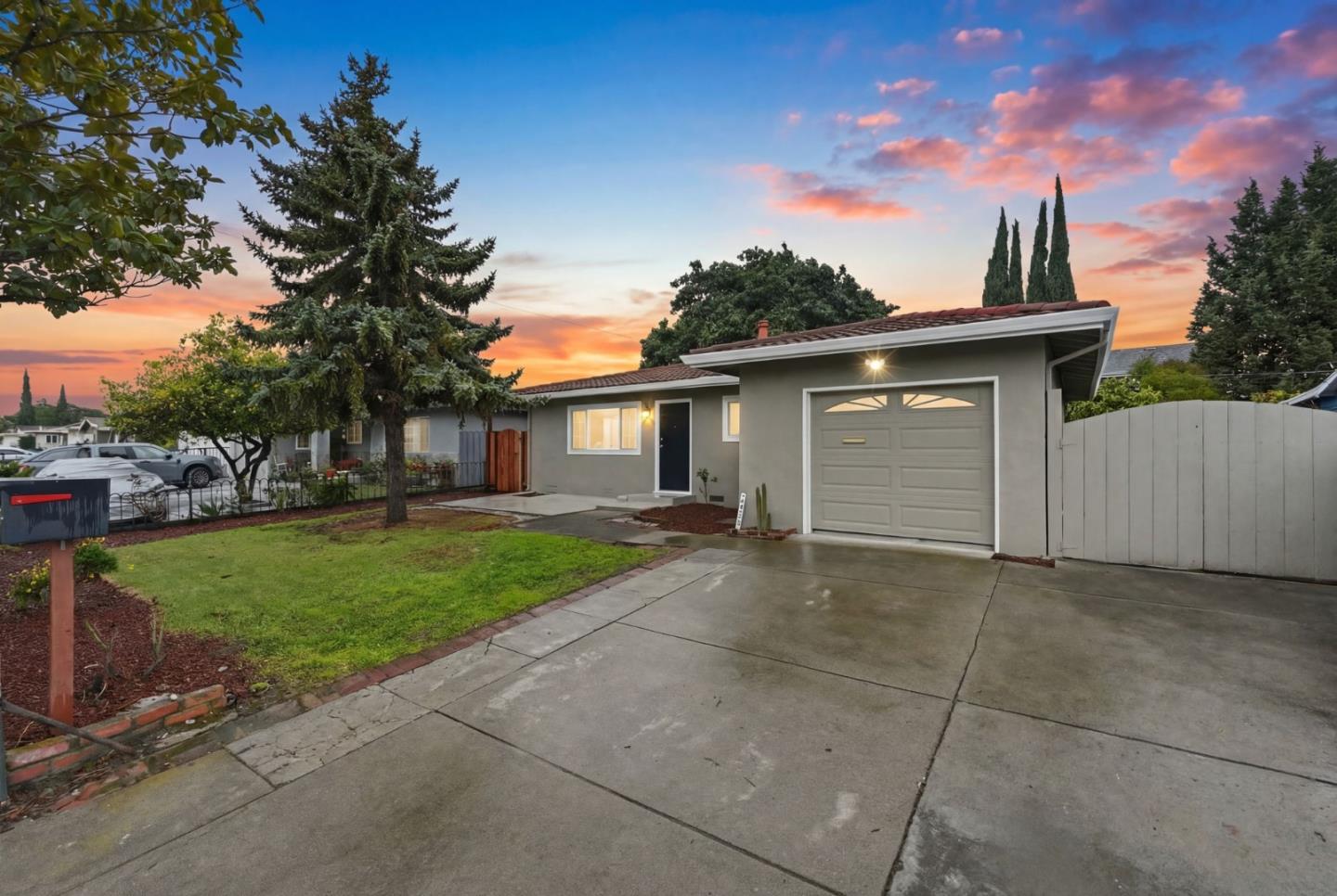 Detail Gallery Image 3 of 37 For 2536 Pilot Knob Dr, Santa Clara,  CA 95051 - 3 Beds | 1 Baths