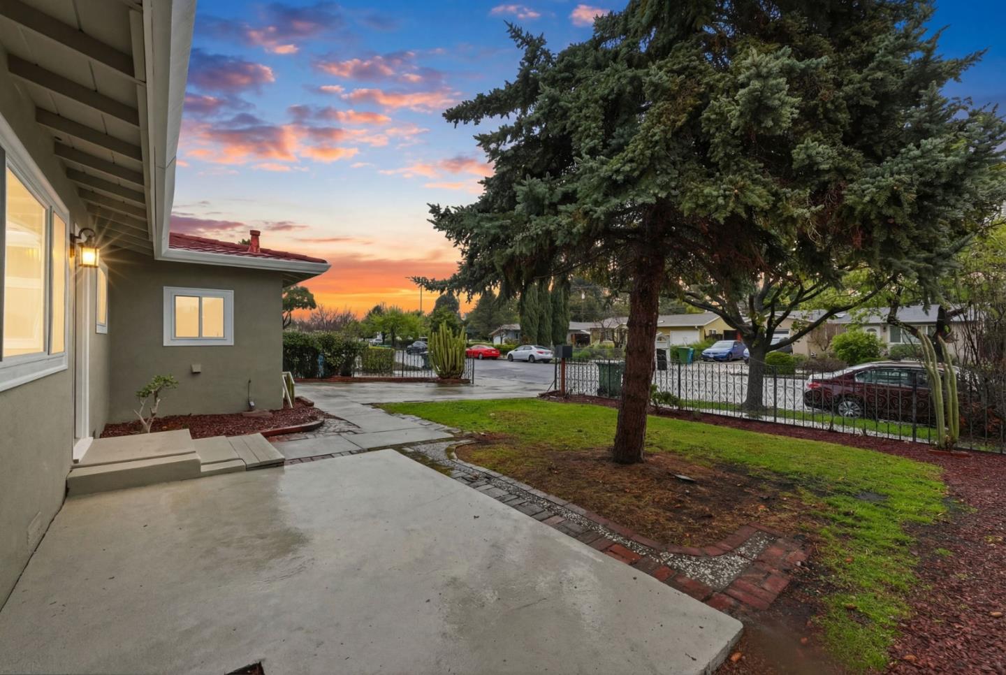 Detail Gallery Image 4 of 37 For 2536 Pilot Knob Dr, Santa Clara,  CA 95051 - 3 Beds | 1 Baths