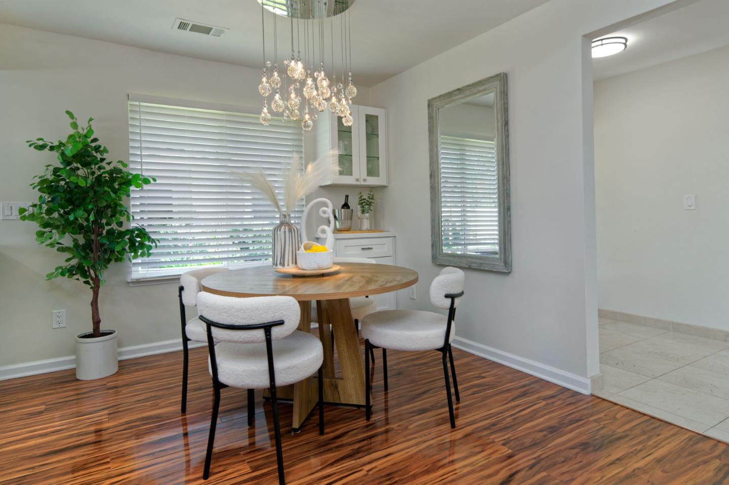 Detail Gallery Image 12 of 38 For 1139 Holly Oak Cir, San Jose,  CA 95120 - 3 Beds | 2 Baths