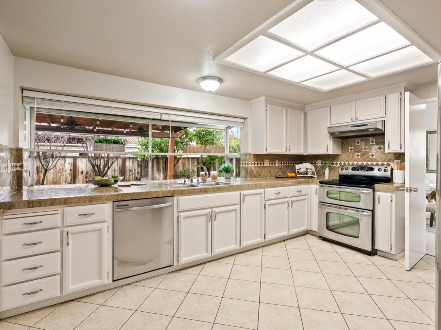 Detail Gallery Image 18 of 53 For 6979 Sessions Dr, San Jose,  CA 95119 - 3 Beds | 2 Baths