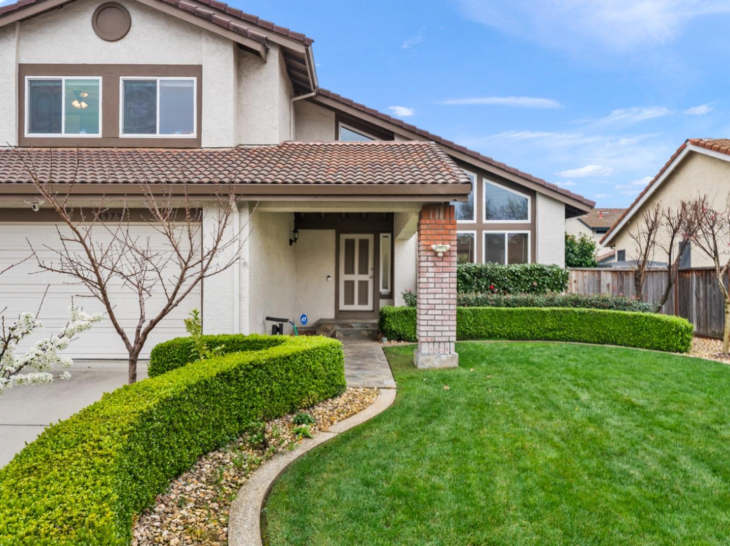 Detail Gallery Image 4 of 53 For 6979 Sessions Dr, San Jose,  CA 95119 - 3 Beds | 2 Baths