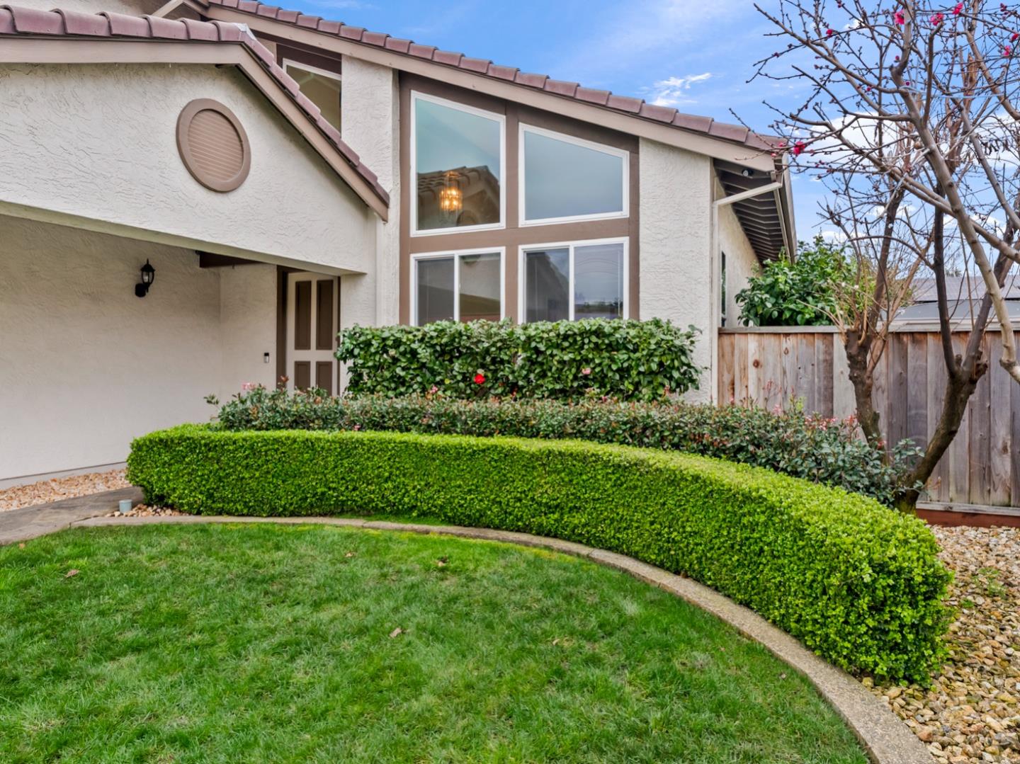 Detail Gallery Image 6 of 53 For 6979 Sessions Dr, San Jose,  CA 95119 - 3 Beds | 2 Baths