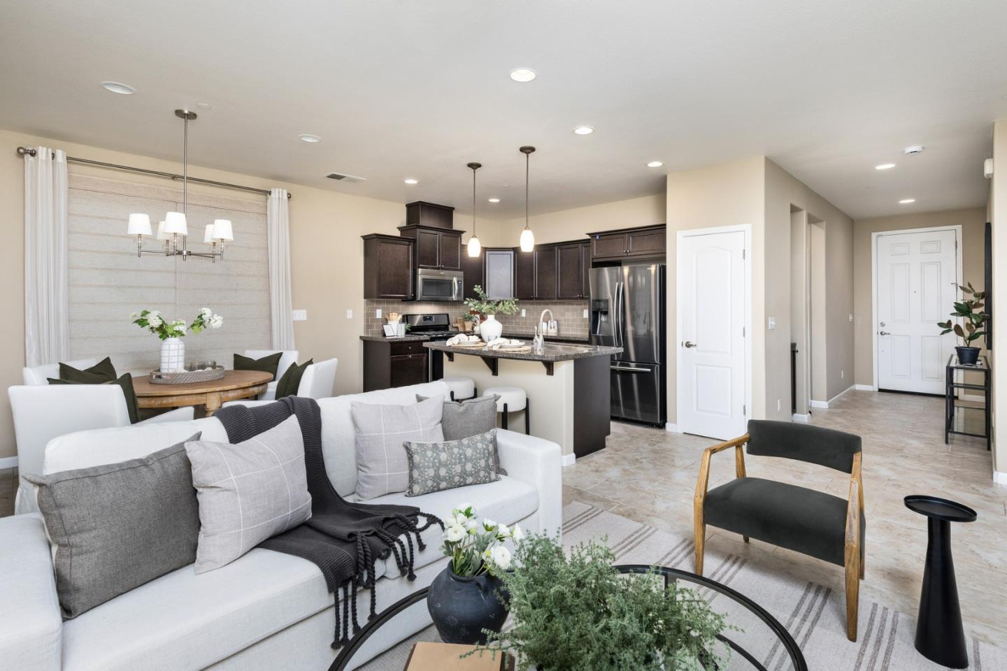 Detail Gallery Image 17 of 56 For 2037 E Christensen Dr, Fresno,  CA 93730 - 2 Beds | 2 Baths