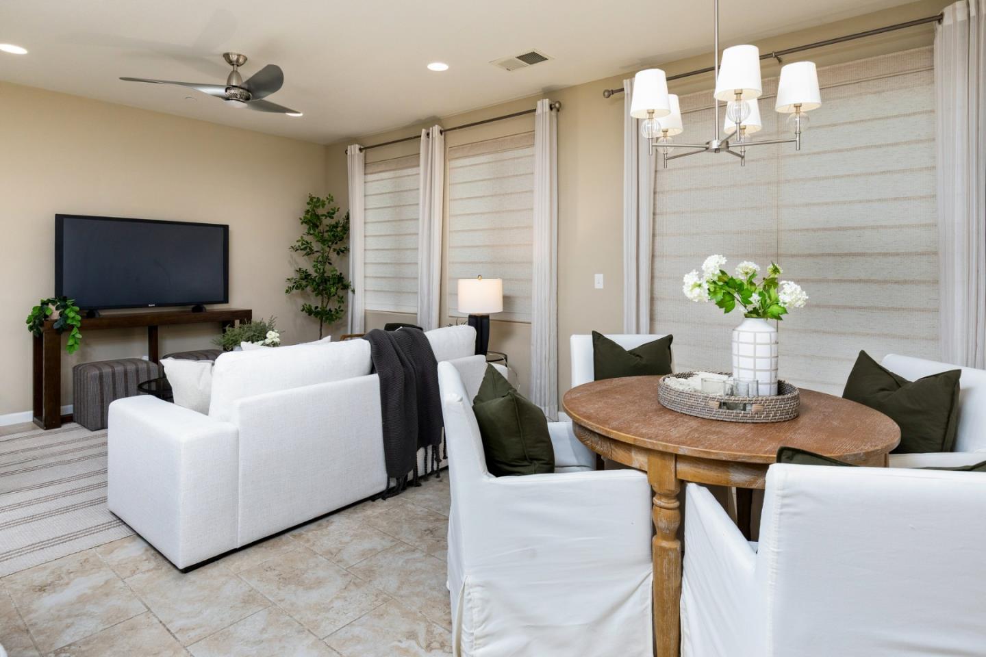 Detail Gallery Image 18 of 56 For 2037 E Christensen Dr, Fresno,  CA 93730 - 2 Beds | 2 Baths