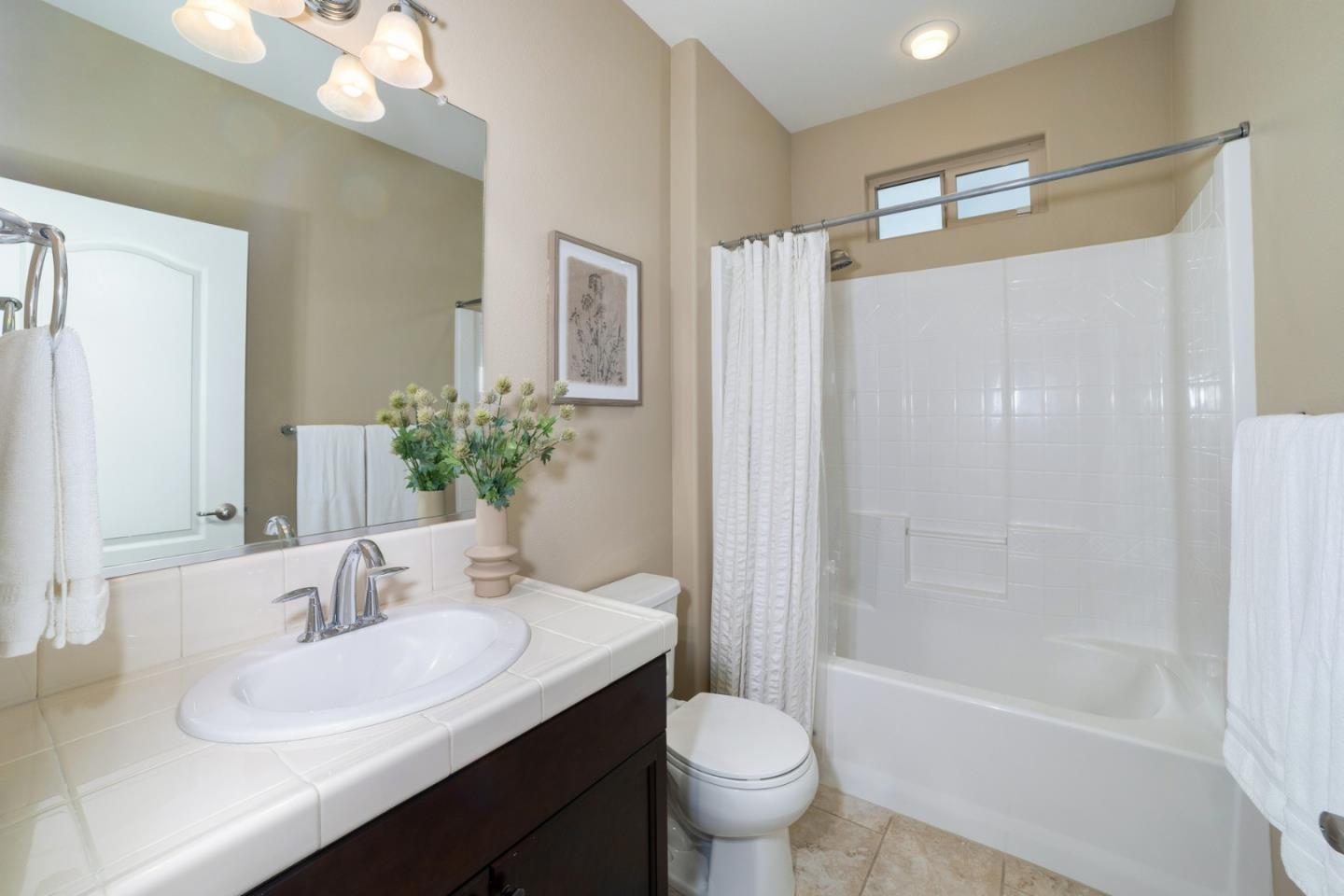 Detail Gallery Image 27 of 56 For 2037 E Christensen Dr, Fresno,  CA 93730 - 2 Beds | 2 Baths