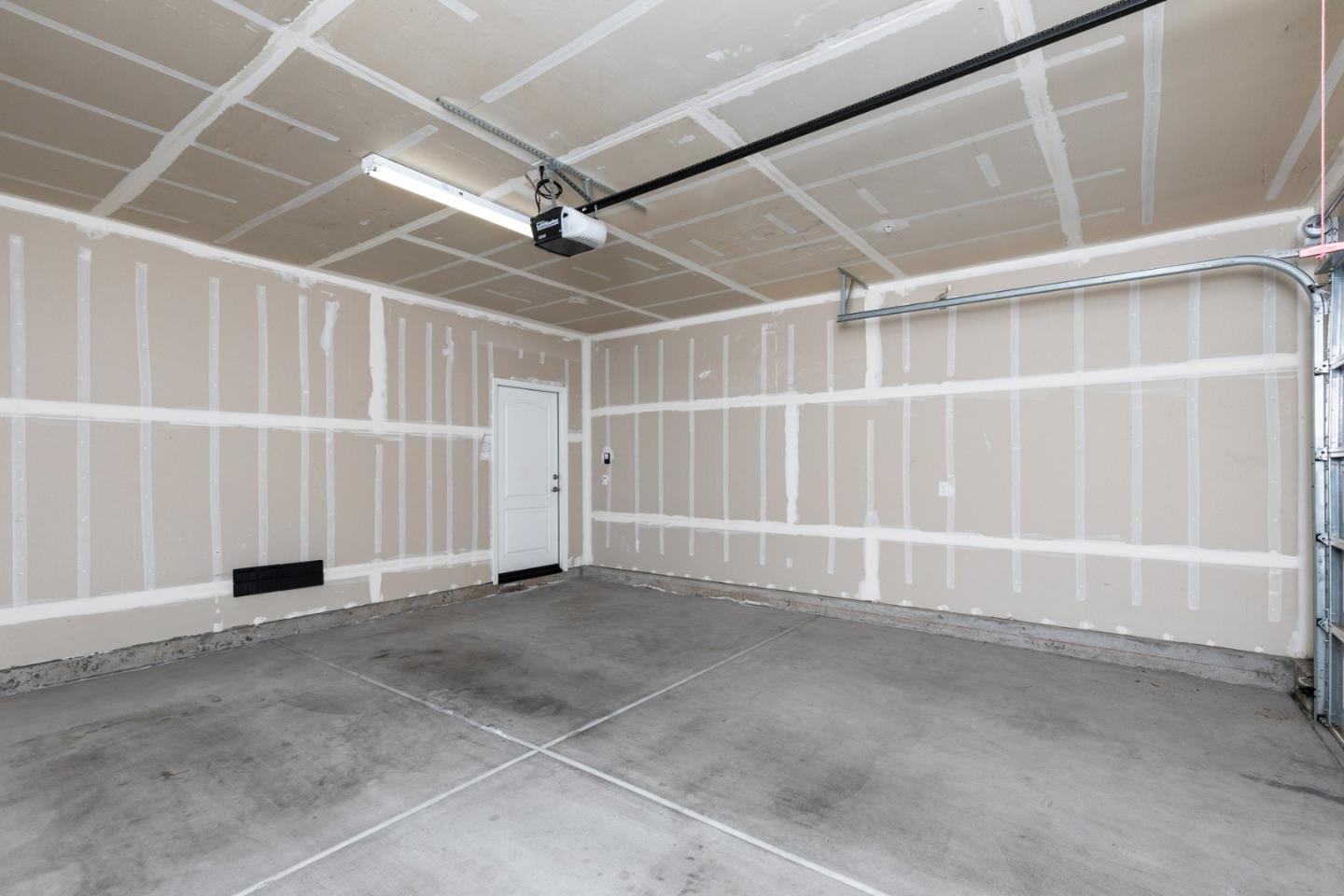 Detail Gallery Image 37 of 56 For 2037 E Christensen Dr, Fresno,  CA 93730 - 2 Beds | 2 Baths