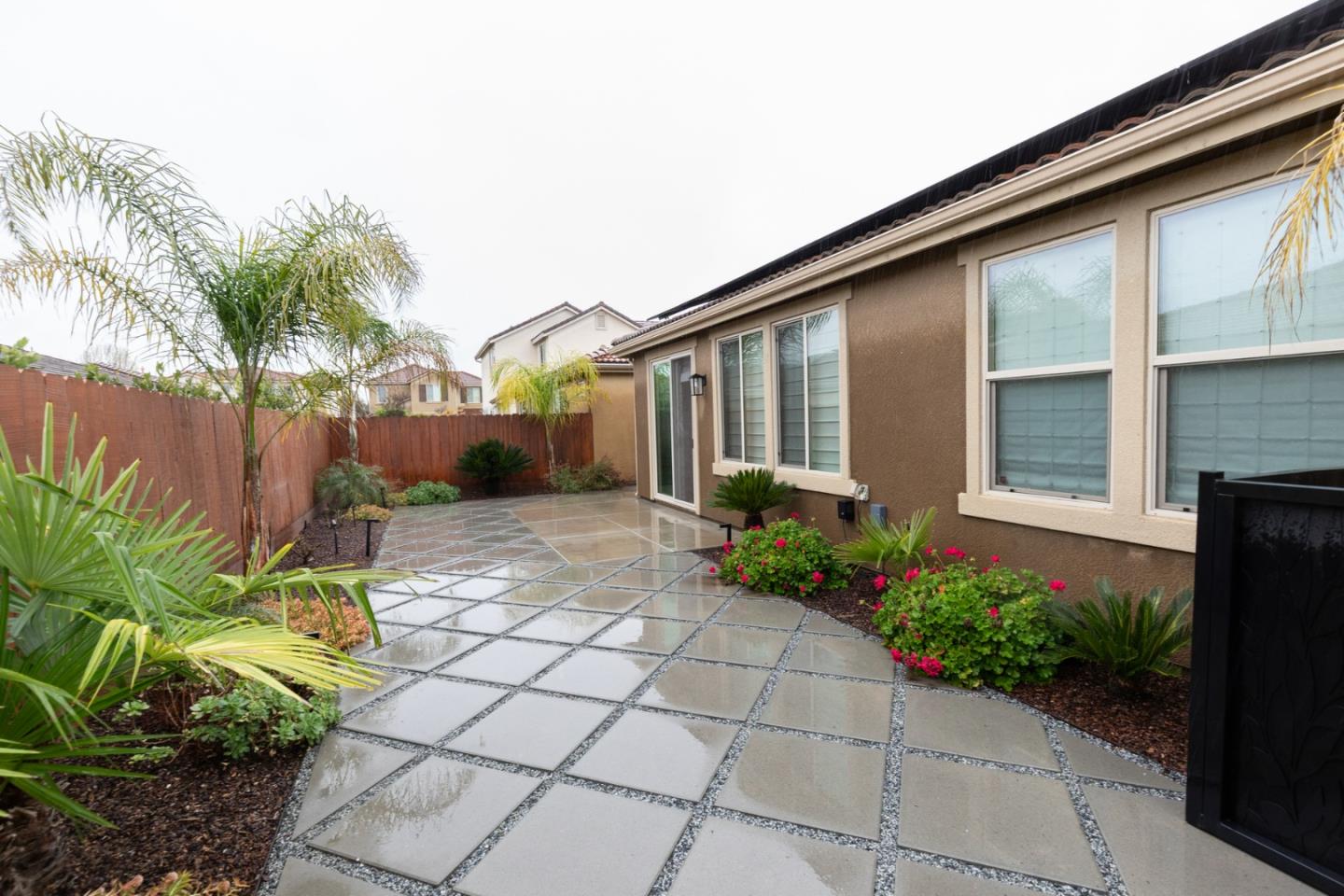 Detail Gallery Image 44 of 56 For 2037 E Christensen Dr, Fresno,  CA 93730 - 2 Beds | 2 Baths