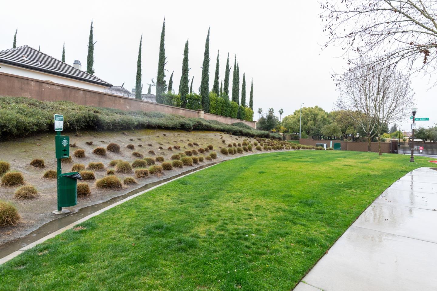 Detail Gallery Image 50 of 56 For 2037 E Christensen Dr, Fresno,  CA 93730 - 2 Beds | 2 Baths