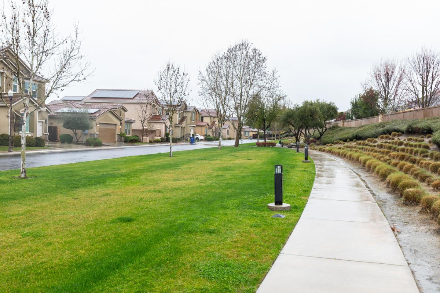 Detail Gallery Image 52 of 56 For 2037 E Christensen Dr, Fresno,  CA 93730 - 2 Beds | 2 Baths