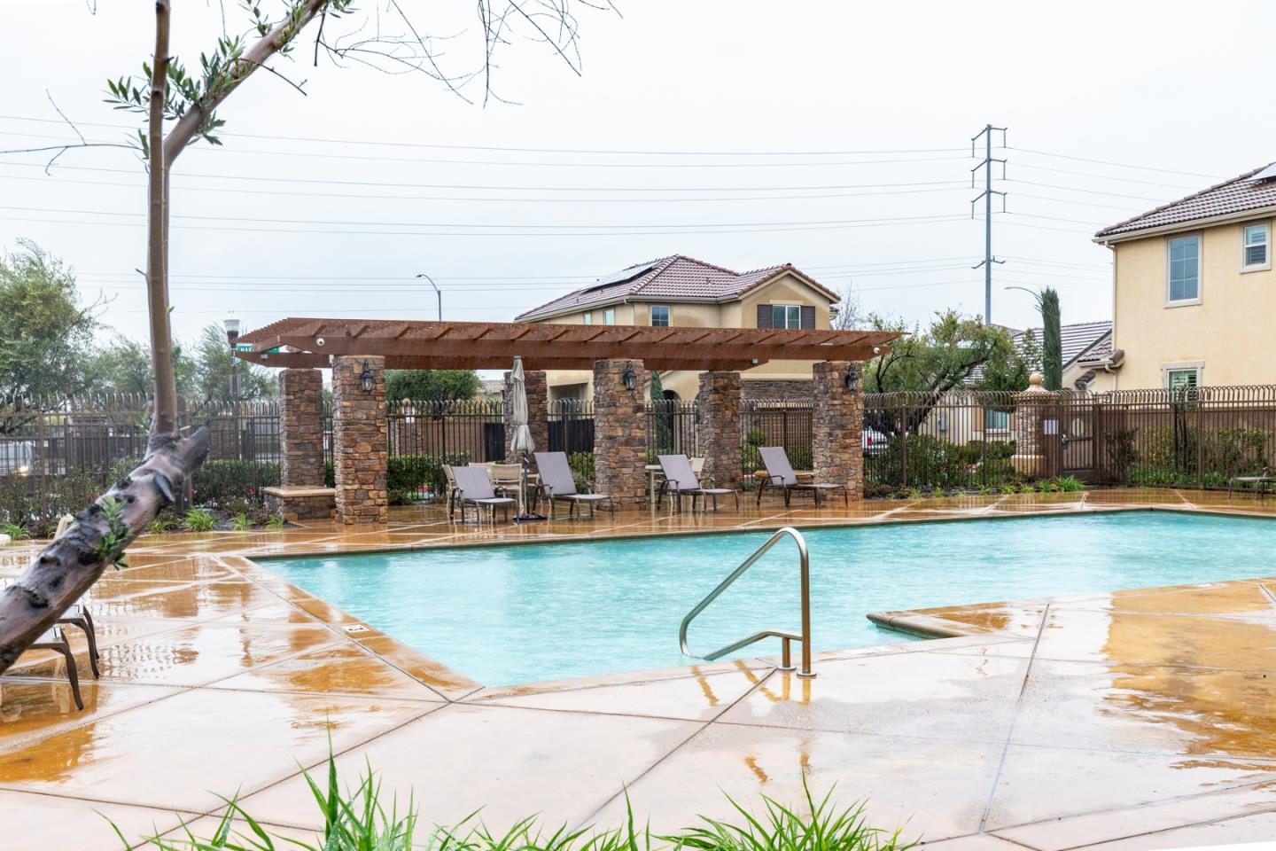 Detail Gallery Image 53 of 56 For 2037 E Christensen Dr, Fresno,  CA 93730 - 2 Beds | 2 Baths