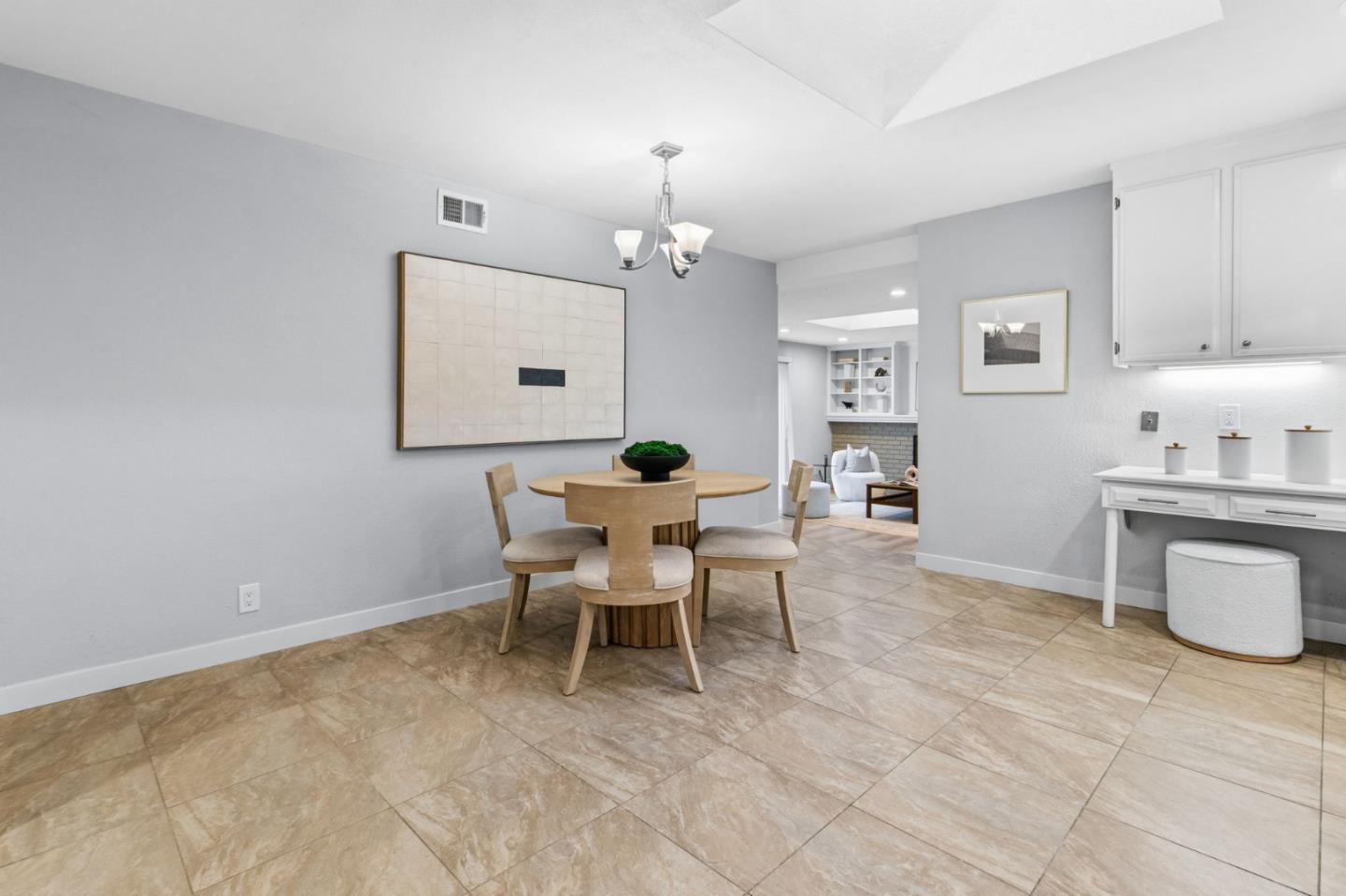 Detail Gallery Image 10 of 49 For 450 Stratford Park Ct, San Jose,  CA 95136 - 4 Beds | 2 Baths