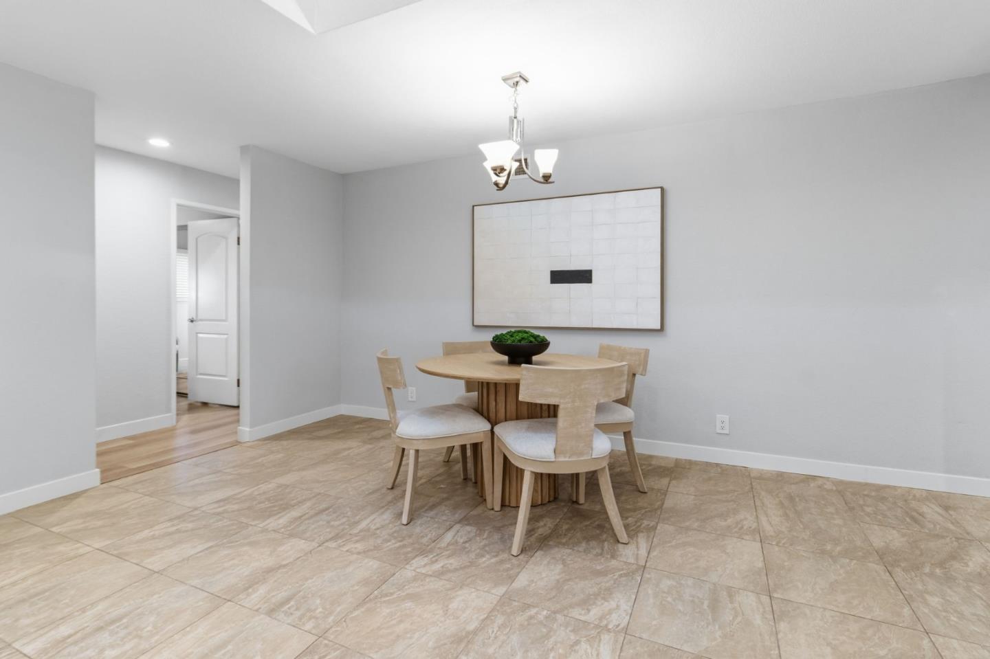 Detail Gallery Image 11 of 49 For 450 Stratford Park Ct, San Jose,  CA 95136 - 4 Beds | 2 Baths