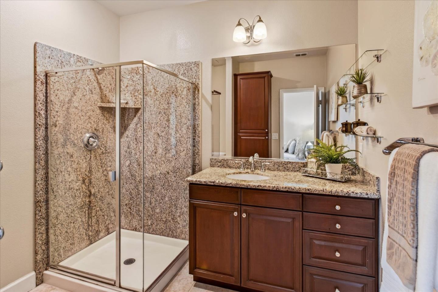 Detail Gallery Image 12 of 16 For 522 Tyndall St, Los Altos,  CA 94022 - 2 Beds | 2/1 Baths