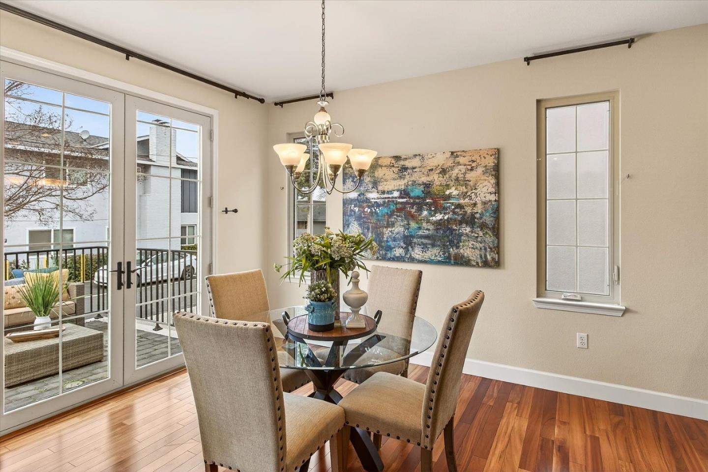 Detail Gallery Image 6 of 16 For 522 Tyndall St, Los Altos,  CA 94022 - 2 Beds | 2/1 Baths