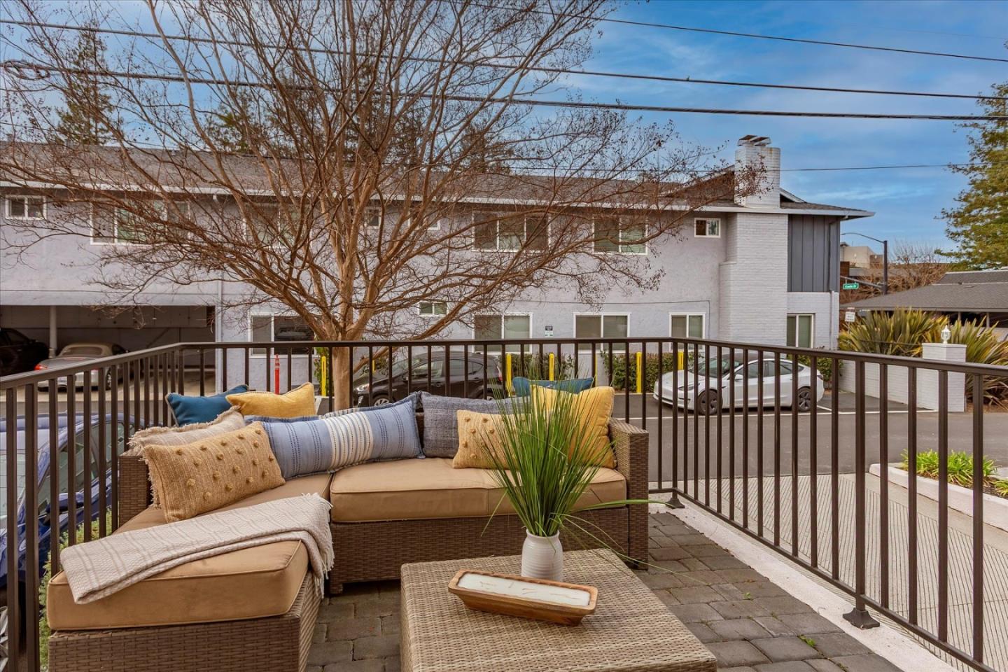 Detail Gallery Image 7 of 16 For 522 Tyndall St, Los Altos,  CA 94022 - 2 Beds | 2/1 Baths