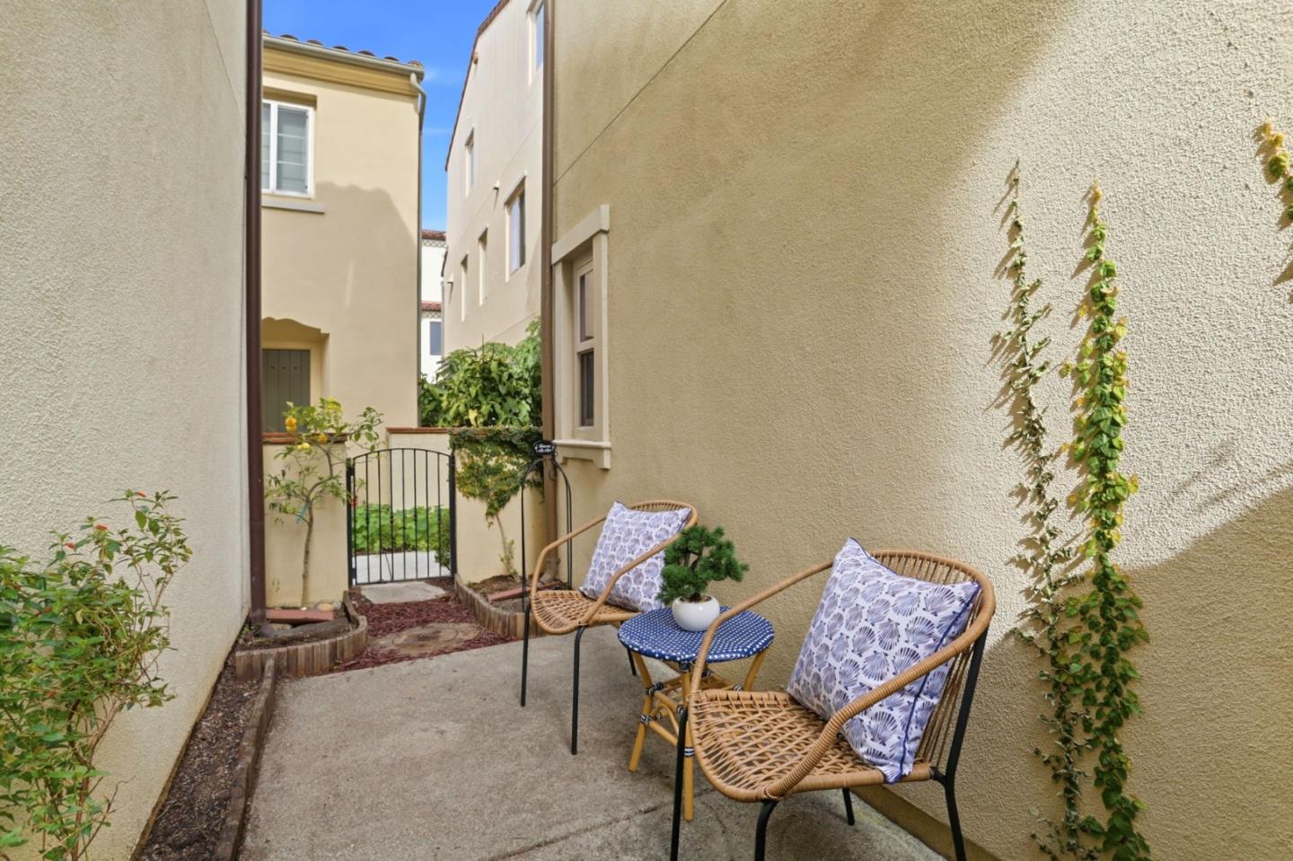 Detail Gallery Image 20 of 24 For 582 Ginkgo Ter, Fremont,  CA 94539 - 4 Beds | 3/1 Baths